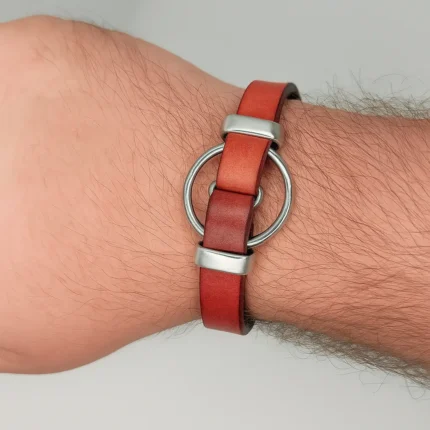 Brazalete de Piel Conexión con Doble Anillo de Acero
