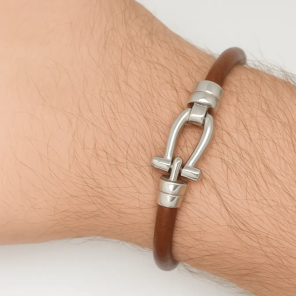 Brazalete de Piel Navegante con Cierre de Acero. Brazalete de Piel "Rumbo Norte" con cierre de acero inoxidable magnético